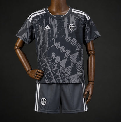 Kit Criança Leeds-U 2026-27 Alternativo Preto