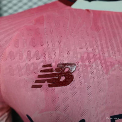 Camisola Bayer 04 Leverkusen 2025-26 Alternativa Rosa Versão Jogador