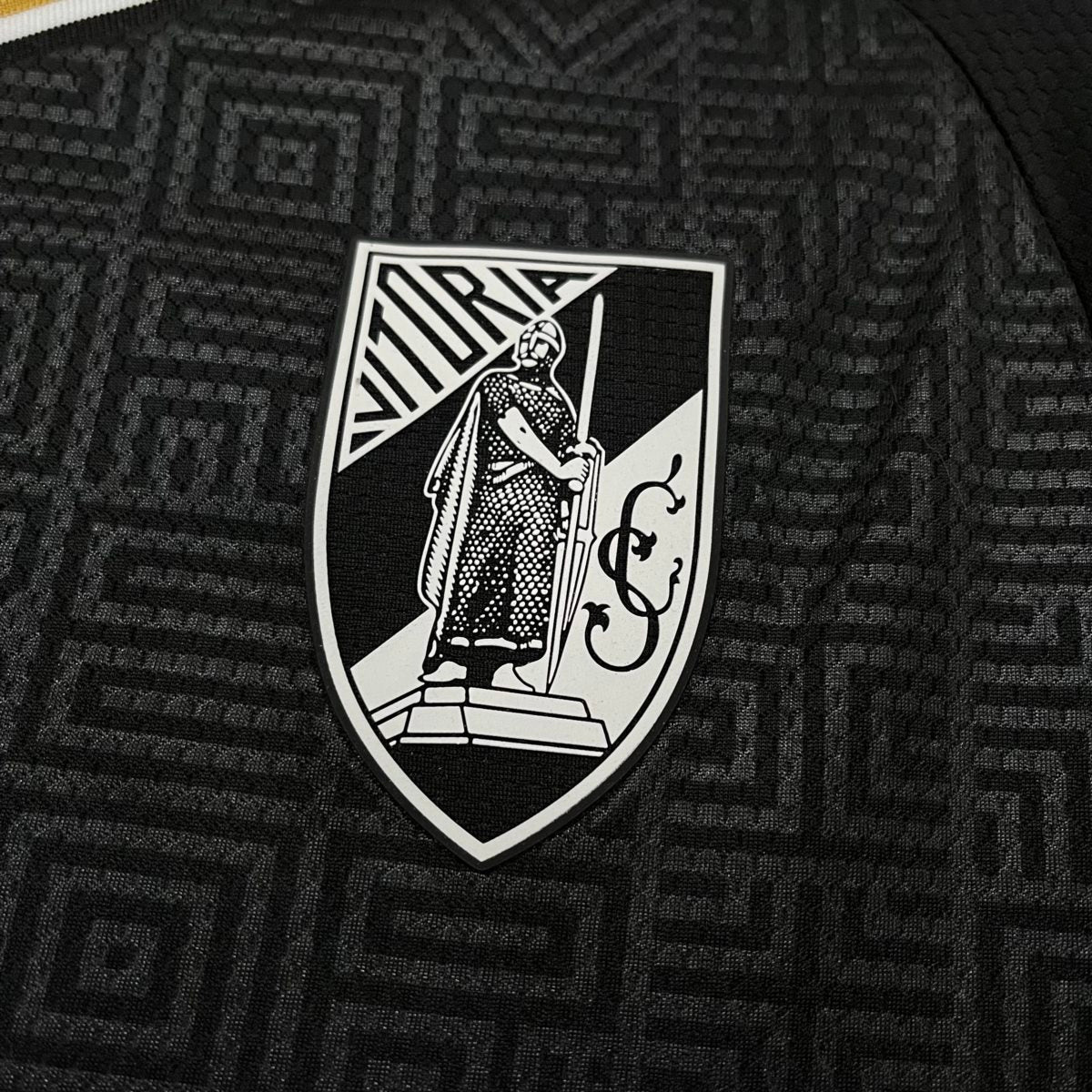 Camisola Vitoria SC 2024-25 Alternativa Preta Versão Adepto
