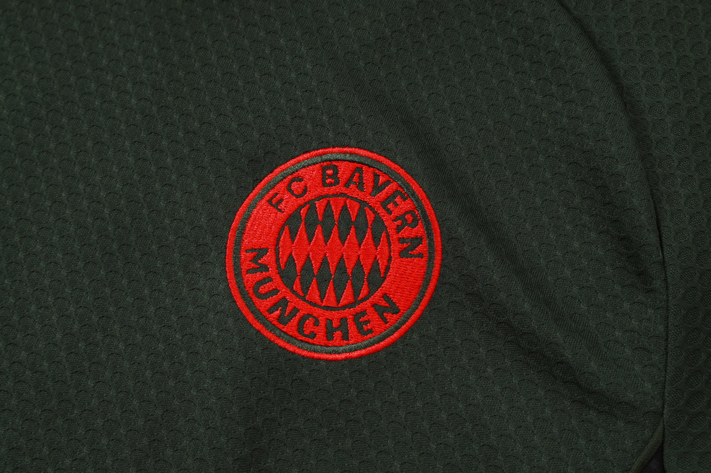 Kit Treino Camisola FC Bayern Munique 2025-26