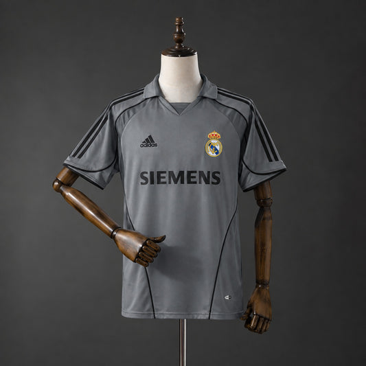 Camisola Real Madrid CF 2005-06 Alternativa Cinzenta Versão Adepto