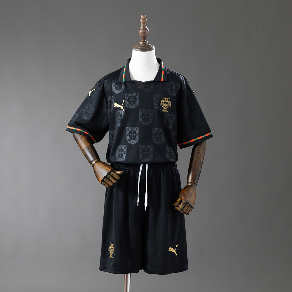 Kit Criança Portugal 2026 Edição Pantera-Negra Eusebio