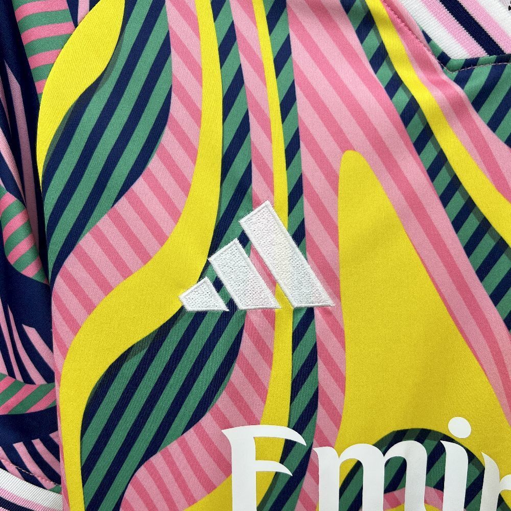 Camisola Real Madrid CF 2025-26 Pre-Match Versão Adepto