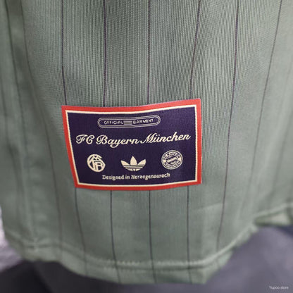 Camisola FC Bayern Munique 2025-26 Icon Range Travel Versão Jogador