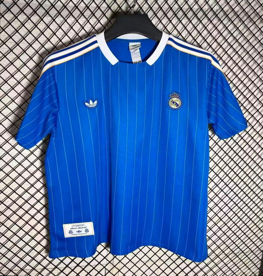 Camisola Real Madrid CF 2025-26 Icon Range Travel Versão Adepto