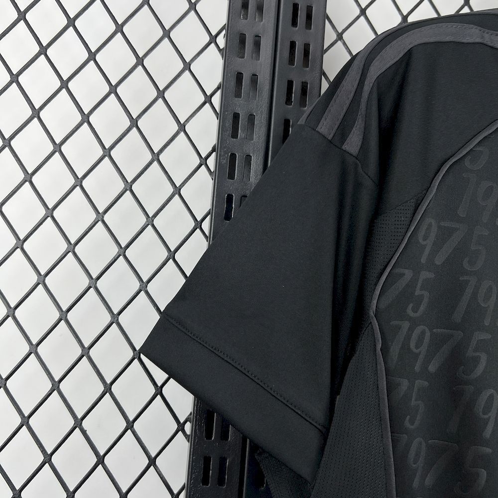 Camisola SC Internacional 2025-26 Alternativa Preta Lisa Versão Adepto