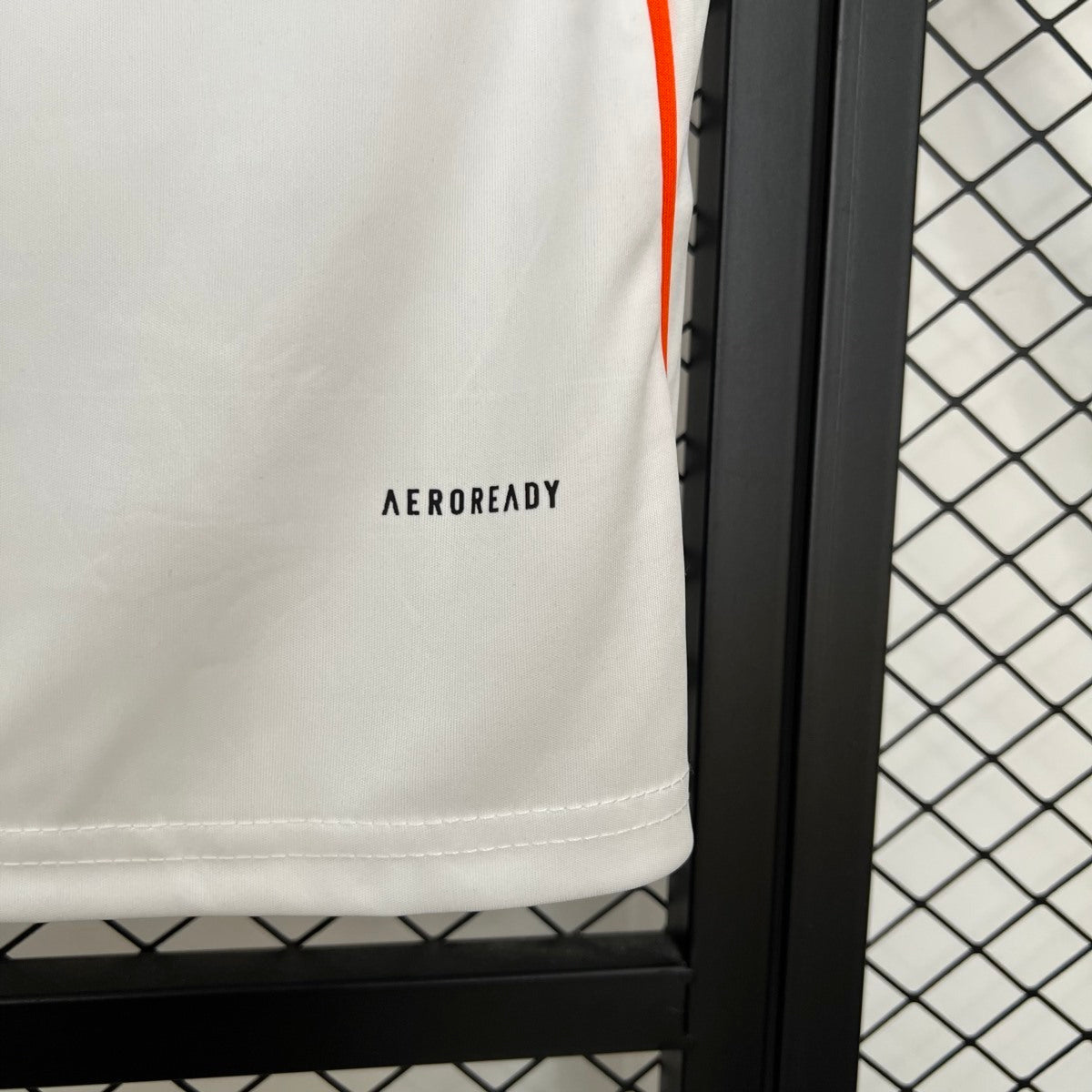 Camisola SG Eintracht Frankfurt 2025-26 Alternativa Branca Versão Adepto