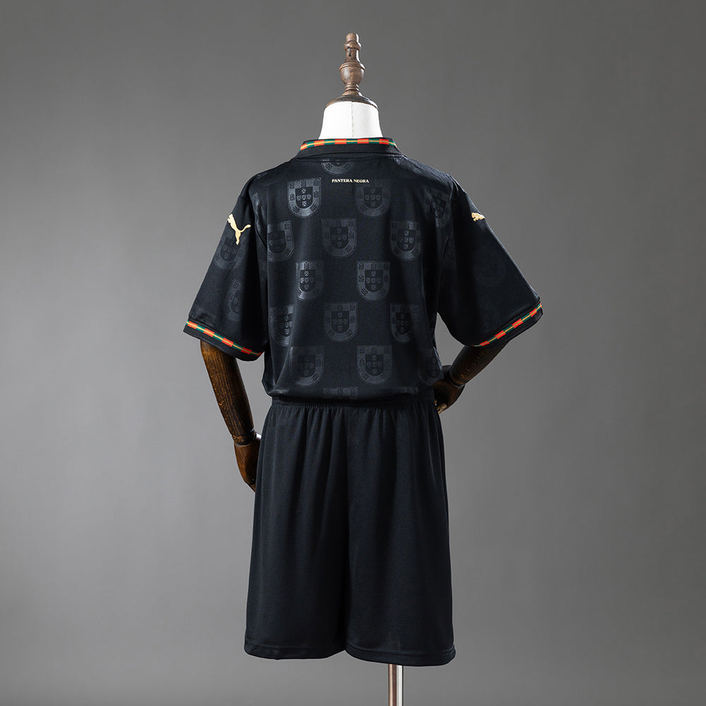 Kit Criança Portugal 2026 Edição Pantera-Negra Eusebio