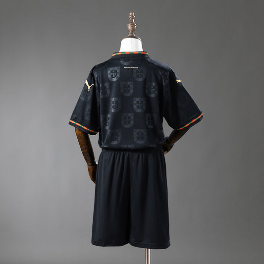 Kit Criança Portugal 2026 Edição Pantera-Negra Eusebio