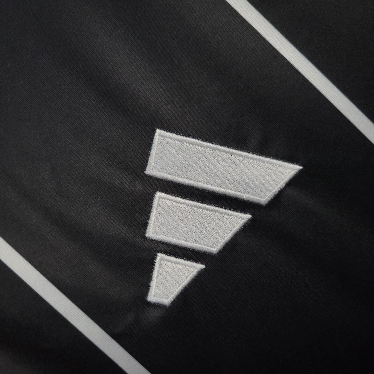 Camisola SG Eintracht Frankfurt 2025-26 Principal UCL Versão Adepto