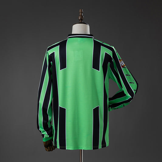 Camisola Manga Comprida VfL Wolfsburg 1999-00 Alternativa Verde Versão Adepto