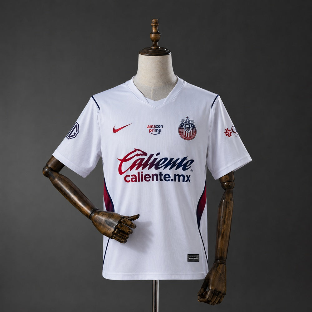 Camisola CD Chivas 2026-27 Alternativa Branca Versão Adepto