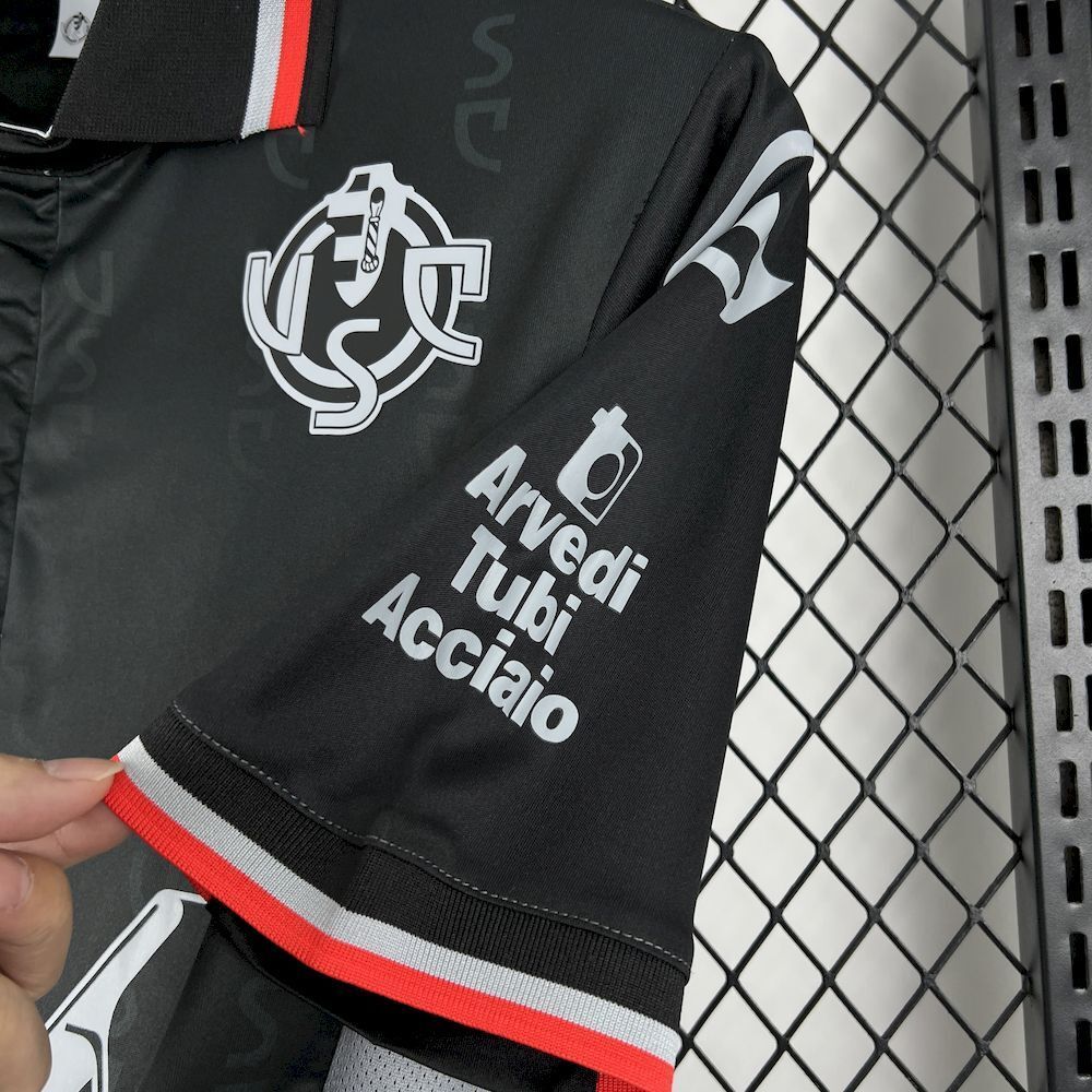 Camisola US Cremonese 2025-26 Alternativa Preta Versão Adepto