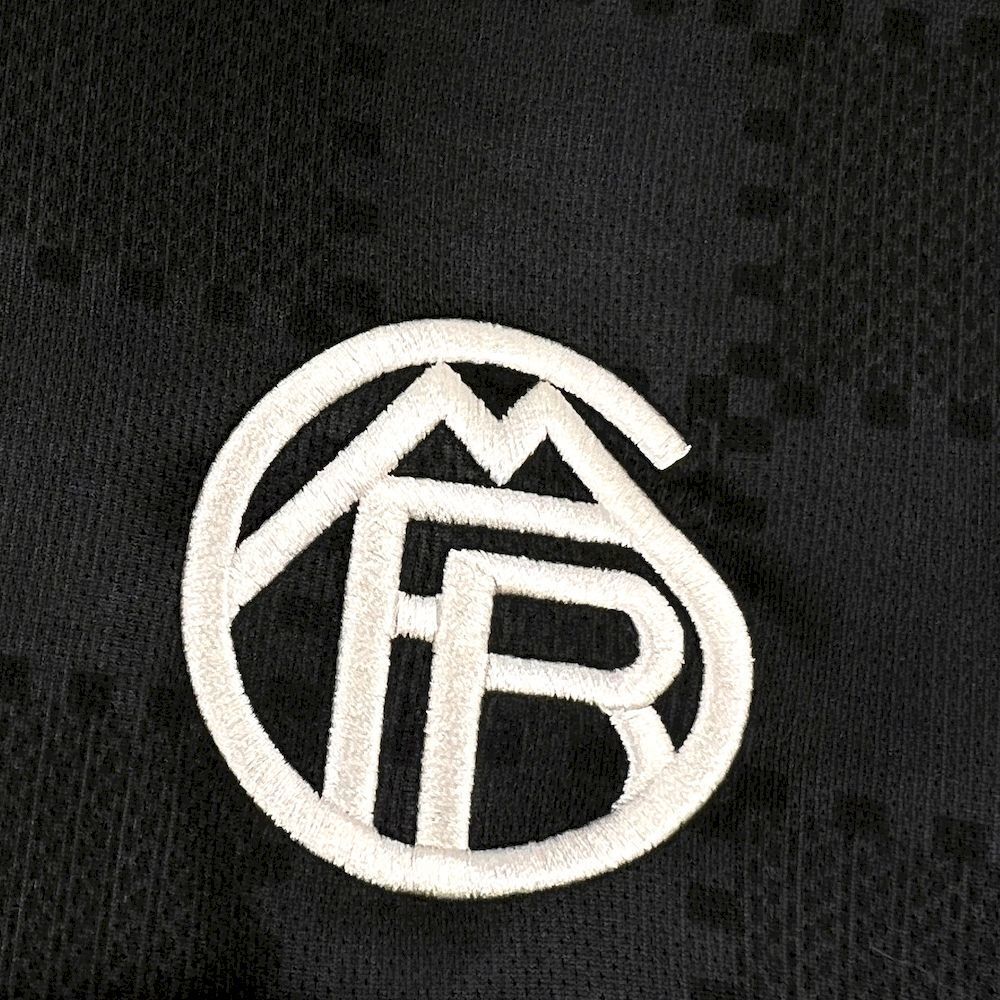 Camisola FC Bayern 2025-26 Alternativa Preta Versão Adepto