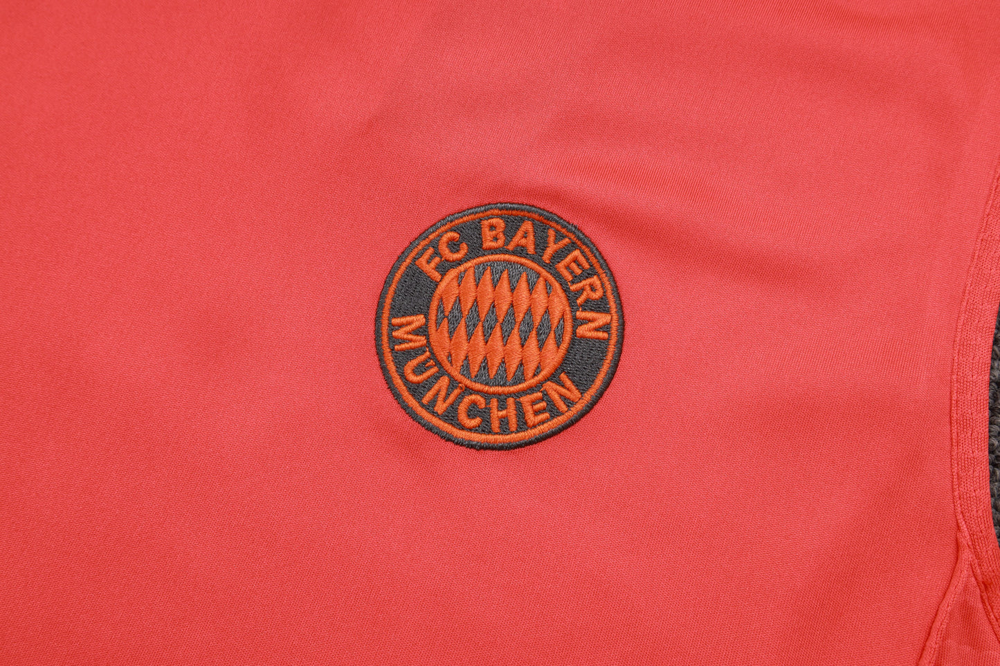 Kit Treino Manga Cava FC Bayern Munique 2025-26