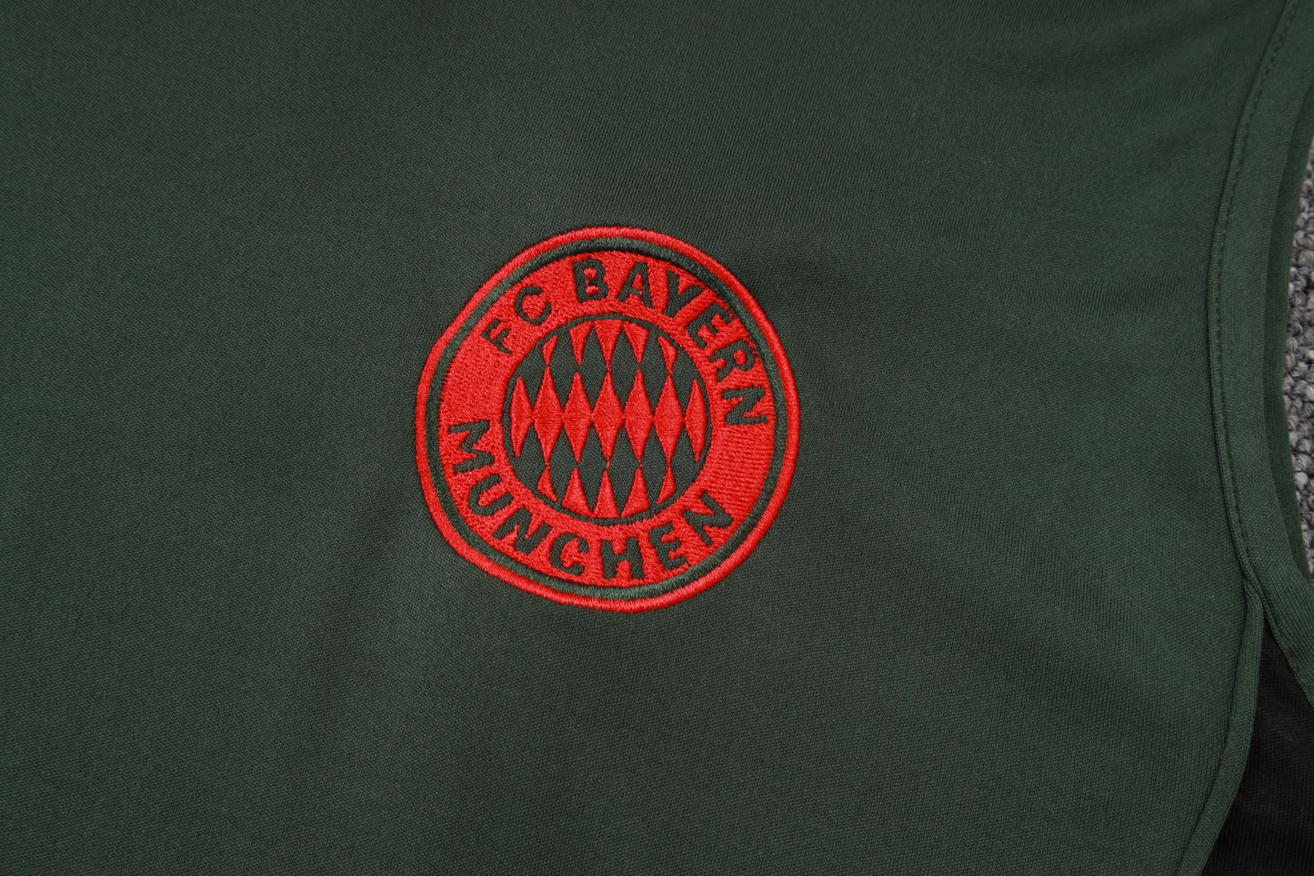 Kit Treino Manga Cava FC Bayern Munique 2025-26